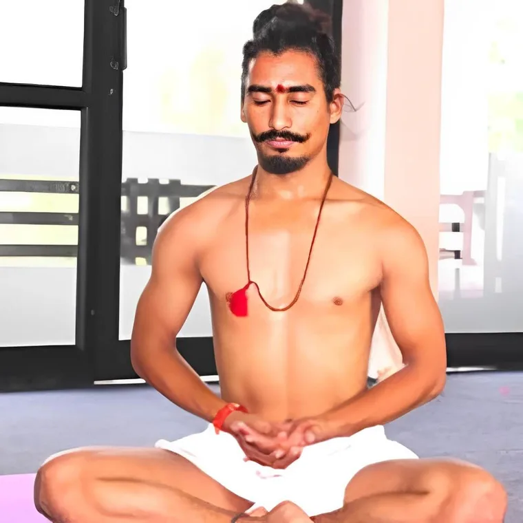 Yogi Manoj in his own seated meditation practice